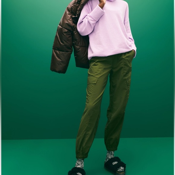 Old Navy Pants - 8) NWT Old navy quick dry joggers